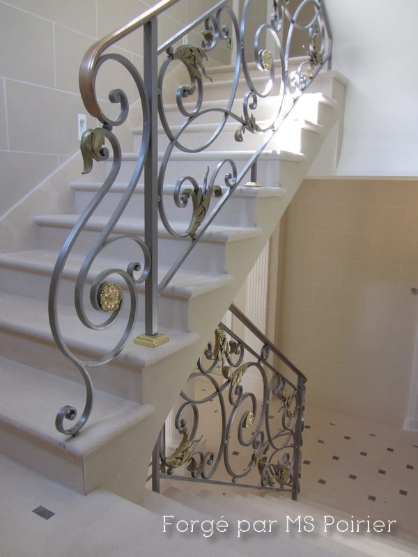 Fer forge d'intérieur modèle Louis XIV avec main courante laiton